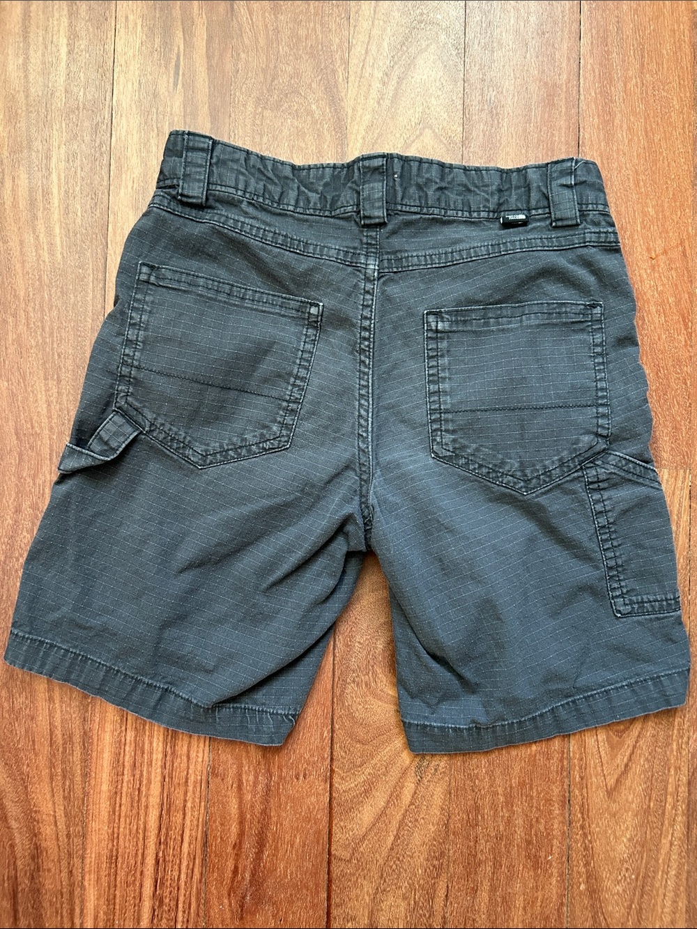 The North Face Boys Shorts 7-8 Charcoal gray - Picture 5 of 9
